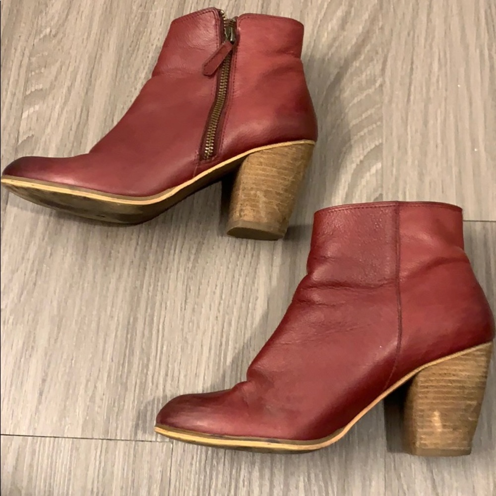 Burgundy booties..good condition!